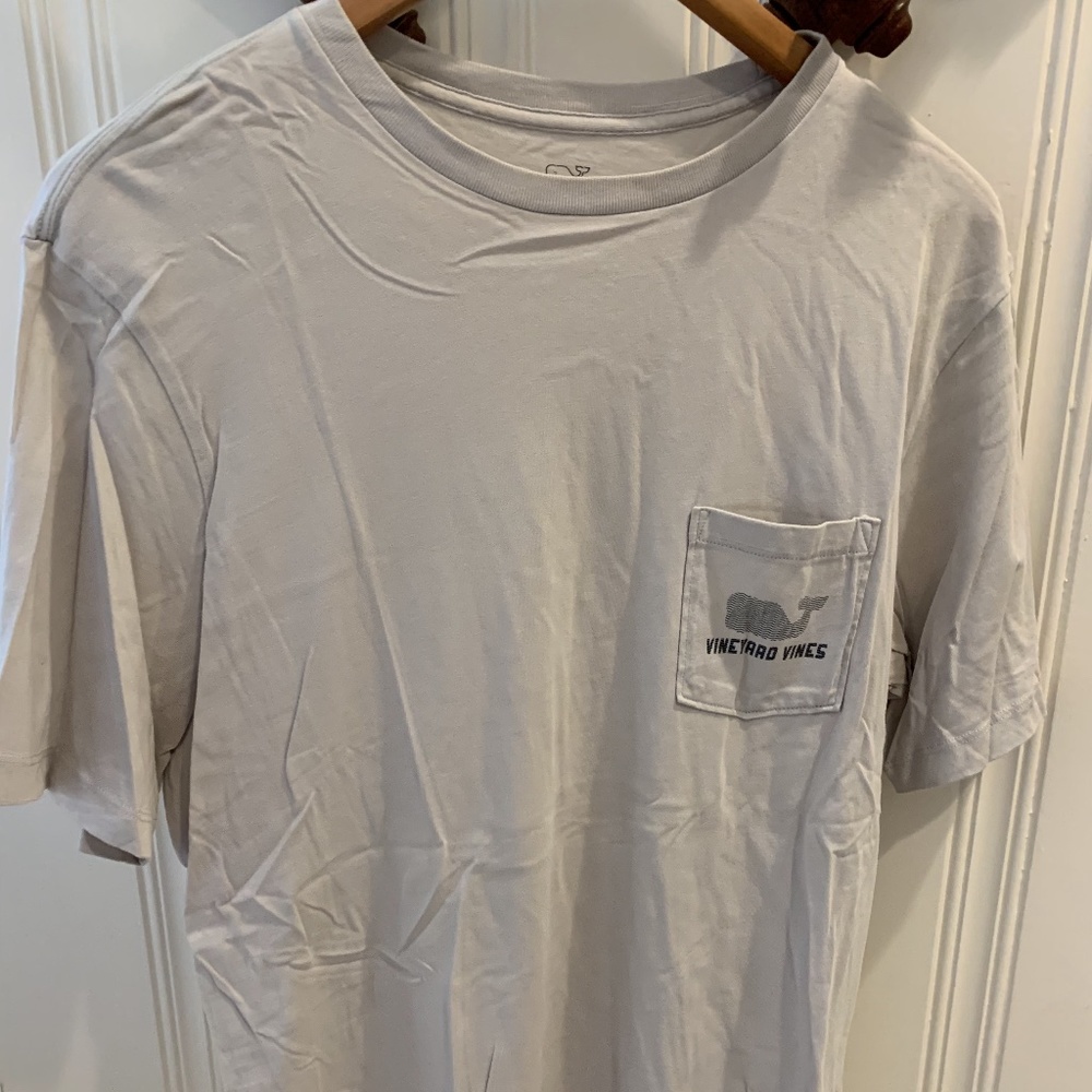 Vineyard Vines t-shirt